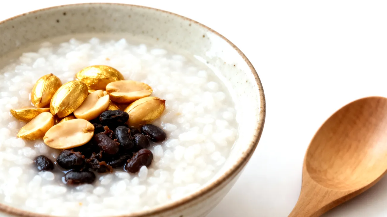 Ginkgo-Nuss-Congee mit fermentierten schwarzen Bohnen"